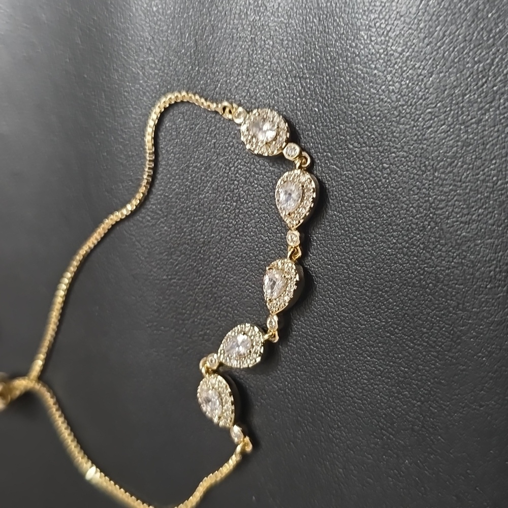 Jewelry - Picture 2 of 3
